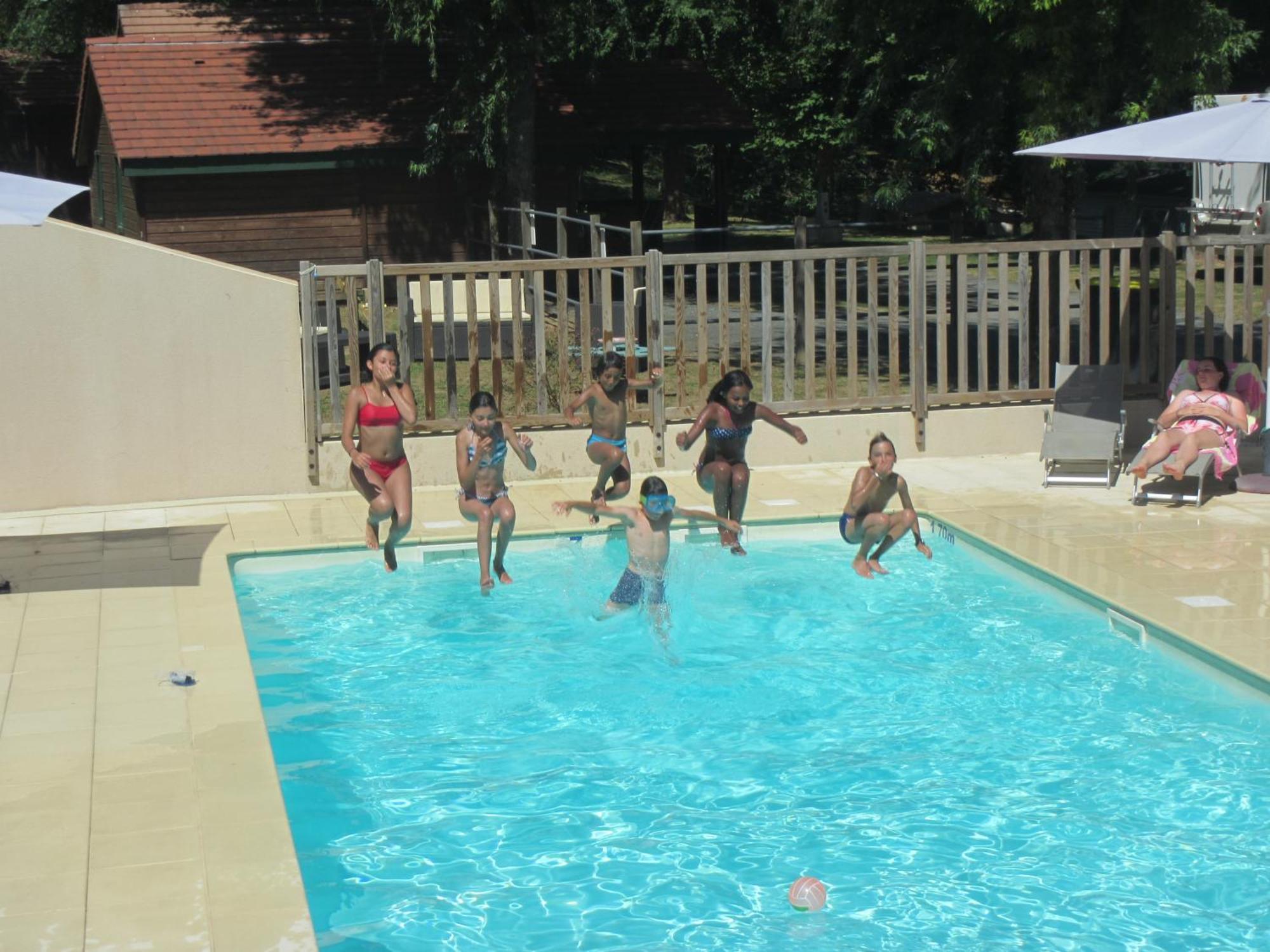 Camping Les Etoiles Saint-Sornin-Lavolps Luaran gambar