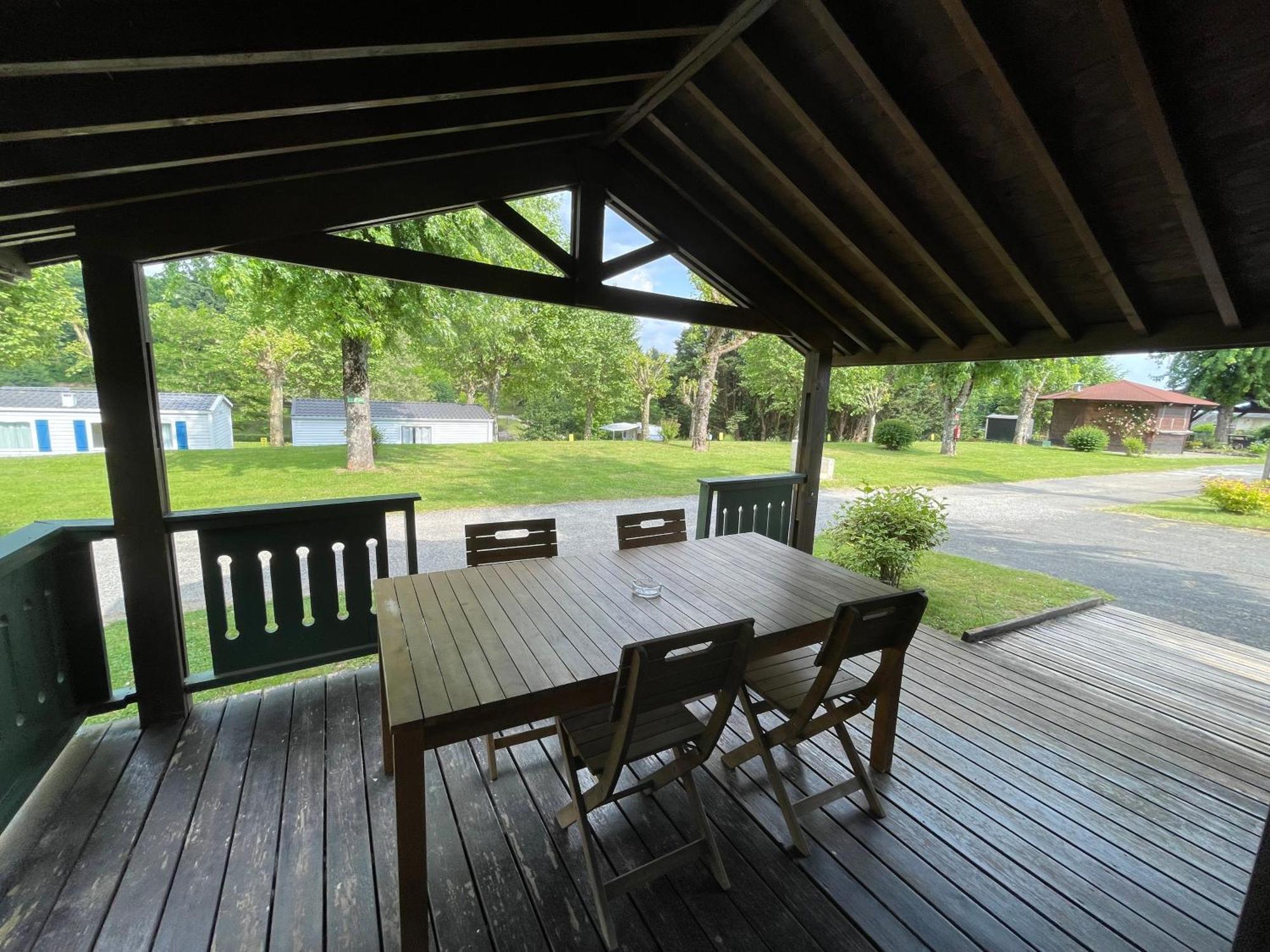 Camping Les Etoiles Saint-Sornin-Lavolps Luaran gambar