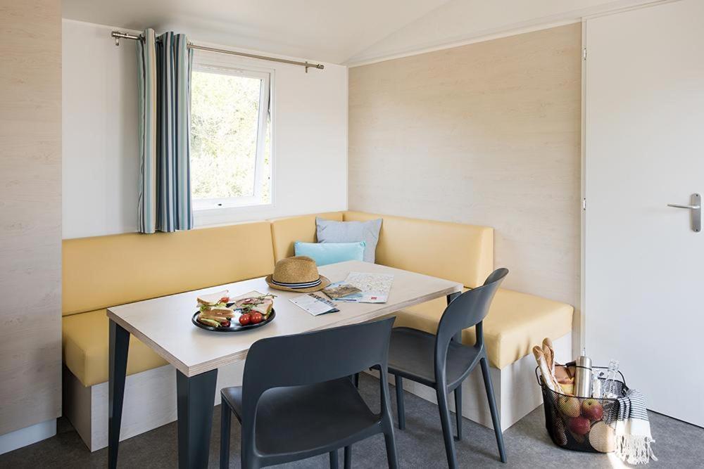 Camping Les Etoiles Saint-Sornin-Lavolps Luaran gambar
