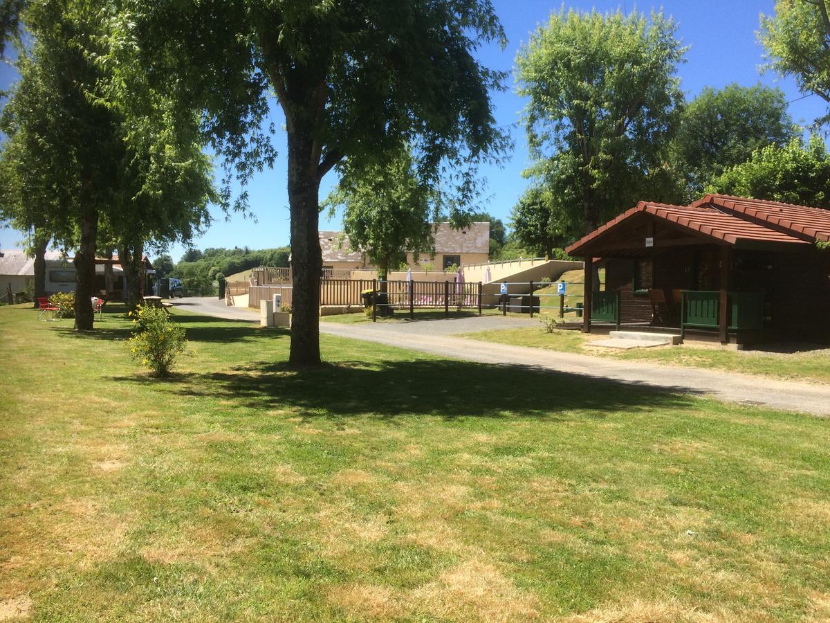 Camping Les Etoiles Saint-Sornin-Lavolps Luaran gambar